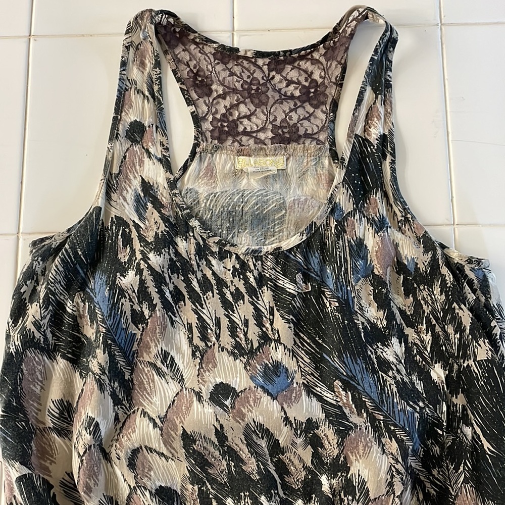 Billabong - Sleeveless Dress w/Back Lace Inlay - Feather Design